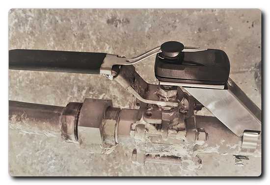 Haltian Angle sensor mounted on a process control valve 