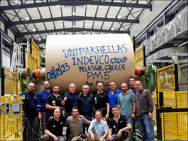 UNIPAKHELLAS Central and Toscotec’s teams at UHC paper mill in Pelasgia, Greece. 