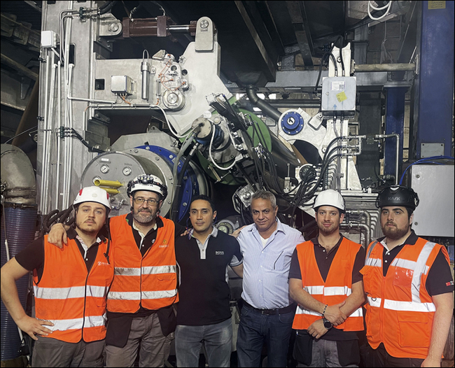 ETAP and Toscotec teams during the start-up of PM2 at ETAP mill in Egypt: (from left to right) Marco Del Chiaro, Project Manager Toscotec; Vedran Simic, Mechanical Supervisor Toscotec; Mohamed Ashour, Managing Director ETAP; Sameh Habib, CEO Chemitex Egypt for Trading & Agencies; Luca Nesi, Design Engineer Toscotec; Flavio Biondi, Automation Supervisor.