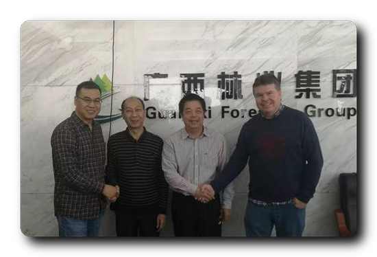 From left: Jansen Shang, Senior Sales Mangager, China (Valmet), Zheng Shengjun, President (Guangxi Shangsi Hualin), Lin Guicheng, President (Guangxi Forestry Product Group) and Pontus Nilsson, Senior Process Engineer (Valmet) 